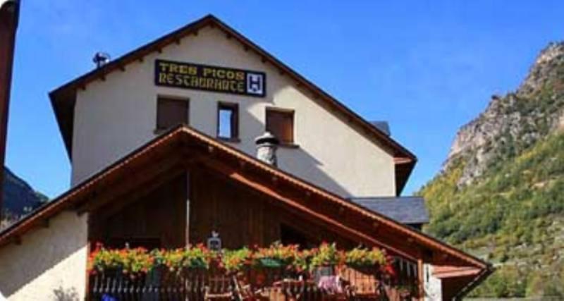 Hotel Tres Picos Eriste Exteriér fotografie